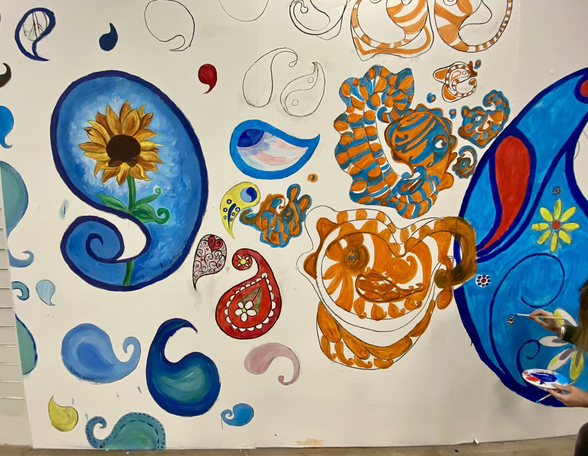 RuthWalsh1's tweet photo. Preparations for The Teardrop Explodes exhibition@ArtDeptPaisley with @artmarcollage Fab way to spend a Wednesday @paisleyis #paisley #art #paisleypattern https://t.co/xYAM0UWJqI