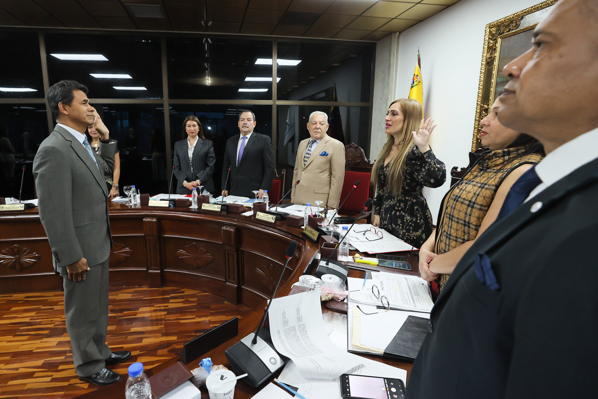 TSJ_Venezuela's tweet image. Magistrado Juan Carlos Hidalgo Pandares es juramentado como vicepresidente de la Sala Político Administrativa del TSJ tsj.gob.ve/-/magistrado-j…

#TSJ
#13marzo