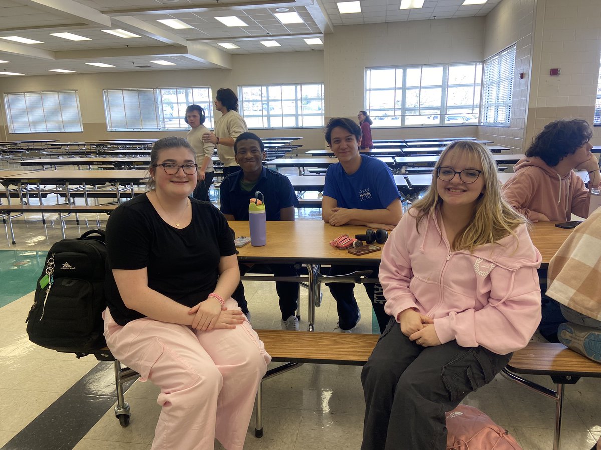 Best Buddies Spirit Week- twin with your buddy day!@BestDmass <a href="/mrsmcgaffin/">Mrs. McGaffin</a> <a href="/BestBuddiesMD/">Best Buddies Maryland</a> <a href="/DHS_Principal/">Kurt Schneider</a>