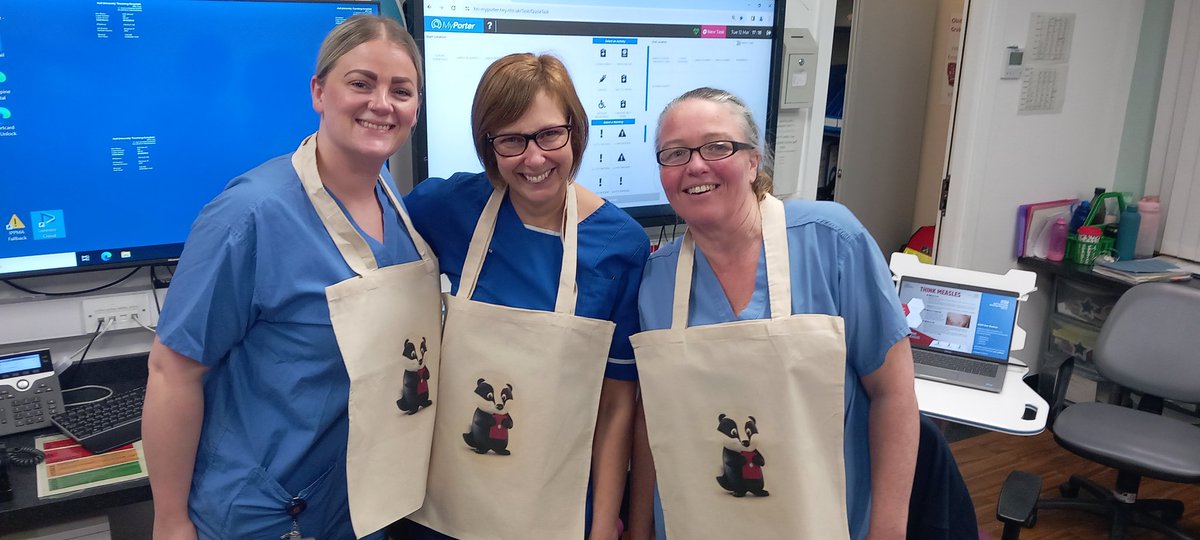 When you make tote bags for your Hospital @BadgerNetUK Maternity Go live and they become accesories/IPAD carry pouches 🤣🤣. Modelled by team Labour Ward. Thank you @Kerrrrrrrie @ShereenBryan & Kirsty for your guidance, support and the odd giggle. @HullHospitals @becky_case1