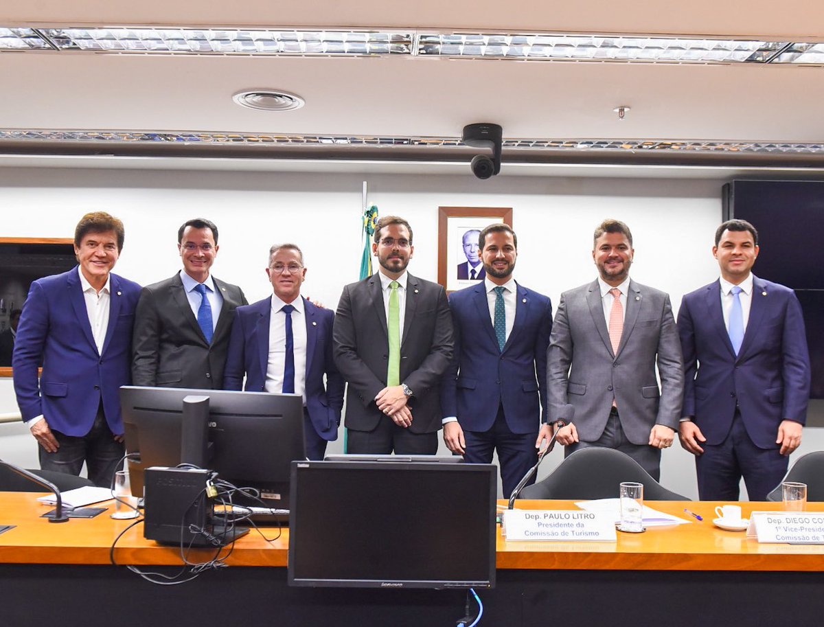 Tomando posse hoje na Comissão de Turismo da Câmara dos Deputados, pelo segundo ano consecutivo. 
Estou feliz em continuar como membro titular, em defesa de um setor importante para a economia do Brasil e do nosso RN.
