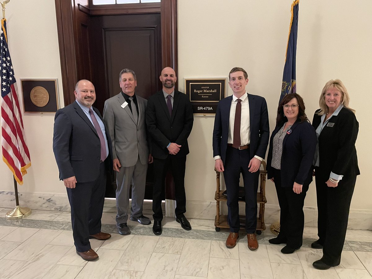 Grateful to James from @RogerMarshallMD’s office for actively participating in discussions with Kansas Principals from @NASSP & @NAESP regarding legislative issues impacting our schools!@KSPrincipals @USAKansas @SaccoEric @LesWatso @JohnBefort #PrincipalsAdvocate