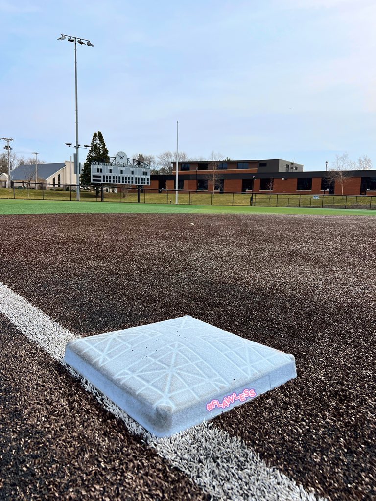 RiverbendTurf's tweet photo. @MVSBMadness @MVCSDMustangs @CornellRams @CornellRamsSB #springclean #cleanfieldsaresafefields https://t.co/RYtjpUxtRO