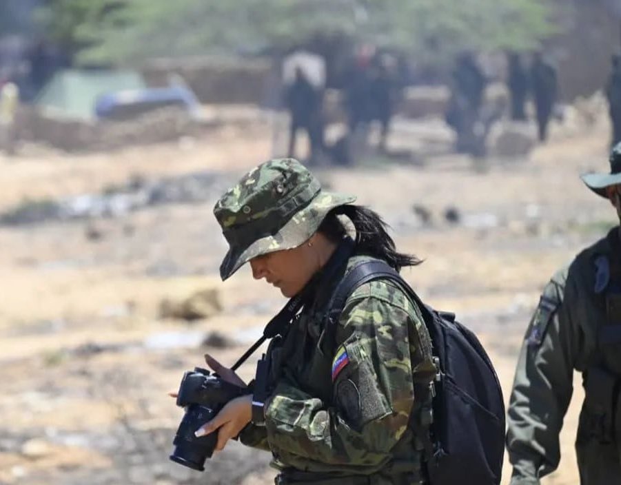 Felicito en su cumpleaños a la TN Alismary Cristina Ovalles Carrillo, Periodista del Comando Estratégico Operacional de la #FANB incansable combatiente en la batalla ideológica, mediática y comunicacional, comprometida con la seguridad, defensa y desarrollo integral de nuestra