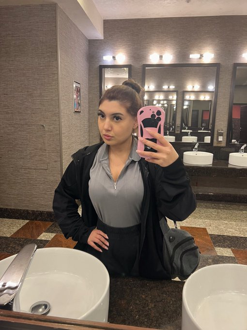 Ready for a bj ❤️ https://t.co/i0LfvgMqta