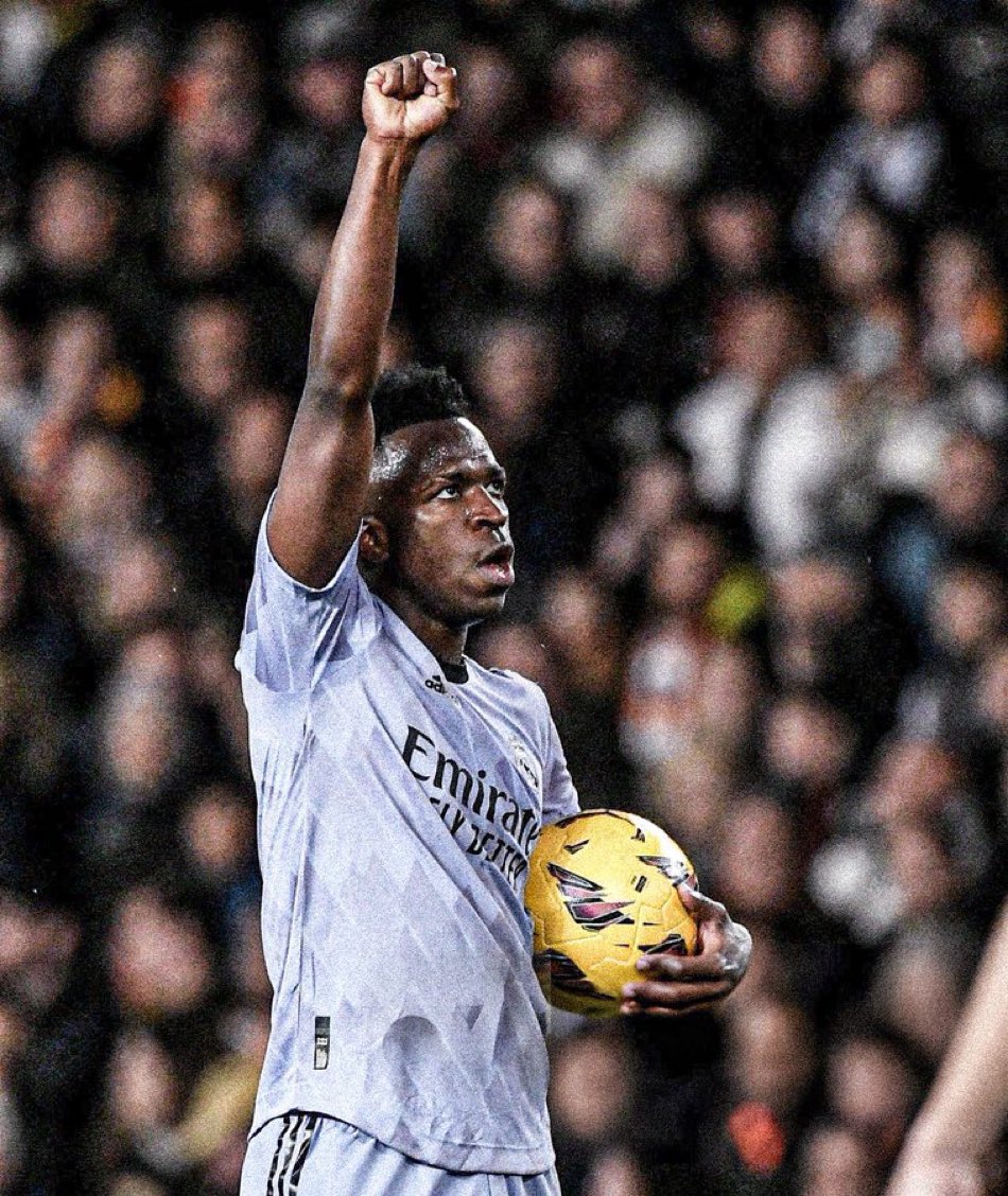 No Room for Racism ✊🏿✊🏾✊🏽✊🏼✊🏻 
Vinicius Jr ❤️❤️
#SousouMadridista 🦁🦁