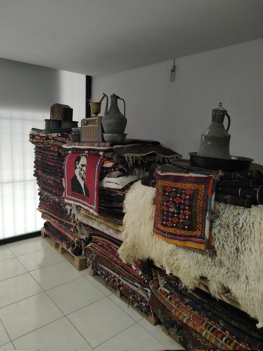 Eski el dokuma halı kilim alınır 0537 368 73 79 pamuk yatak döşek yastık kırlent minder alınır antika eşyalarınız alınır 0537 368 73 79