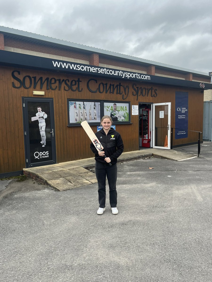 We are delighted to announce our continued support and partnership with @Niamhholland15 🏏 Niamh plays for @_WesternStorm and London Spirit so be sure to follow her throughout the season! Best of luck Niamh 🚨