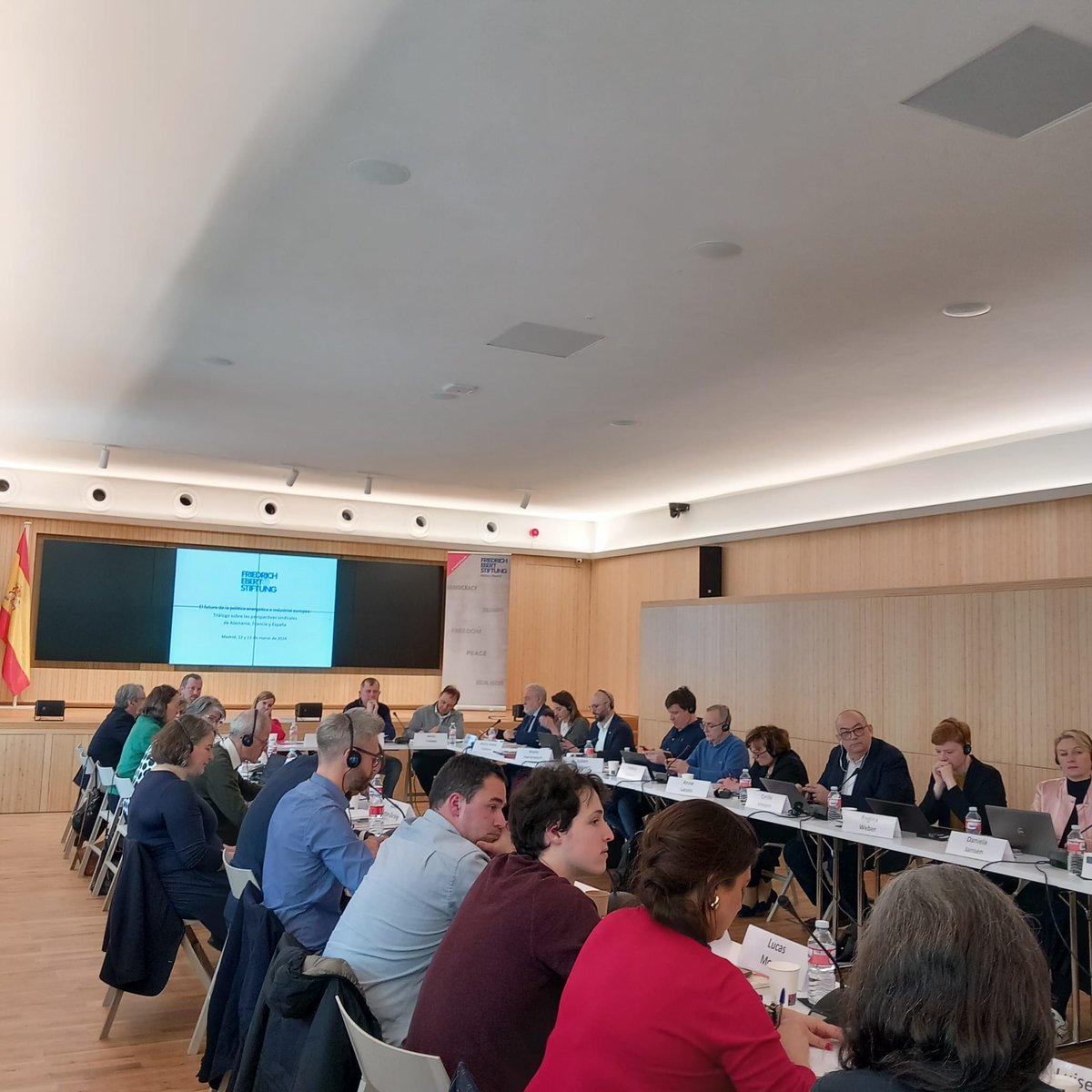 Industria_CCOO's tweet photo. 📌Jornada de debate sobre el futuro de la política energética e industrial europea desde las perspectivas sindicales de 🇩🇪Alemania. 🇫🇷Francia y 🇪🇸España
🧵Hilo⤵️
#JustClimate https://t.co/79eIARSEUI