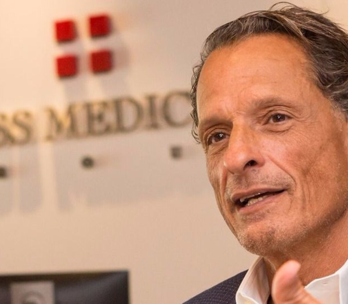 FeinmannFan's tweet photo. 🚨 Se llama Claudio Belocopitt y es el buitre massista que está subiendo las prepagas.

Además, amasó su fortuna asfixiando a las clínicas privadas financieramente, para luego comprarlas a dos pesos con cincuenta.

¿Me ayudan a viralizar? 👇🏼👇🏼👇🏼 https://t.co/NIzZlT8OPe