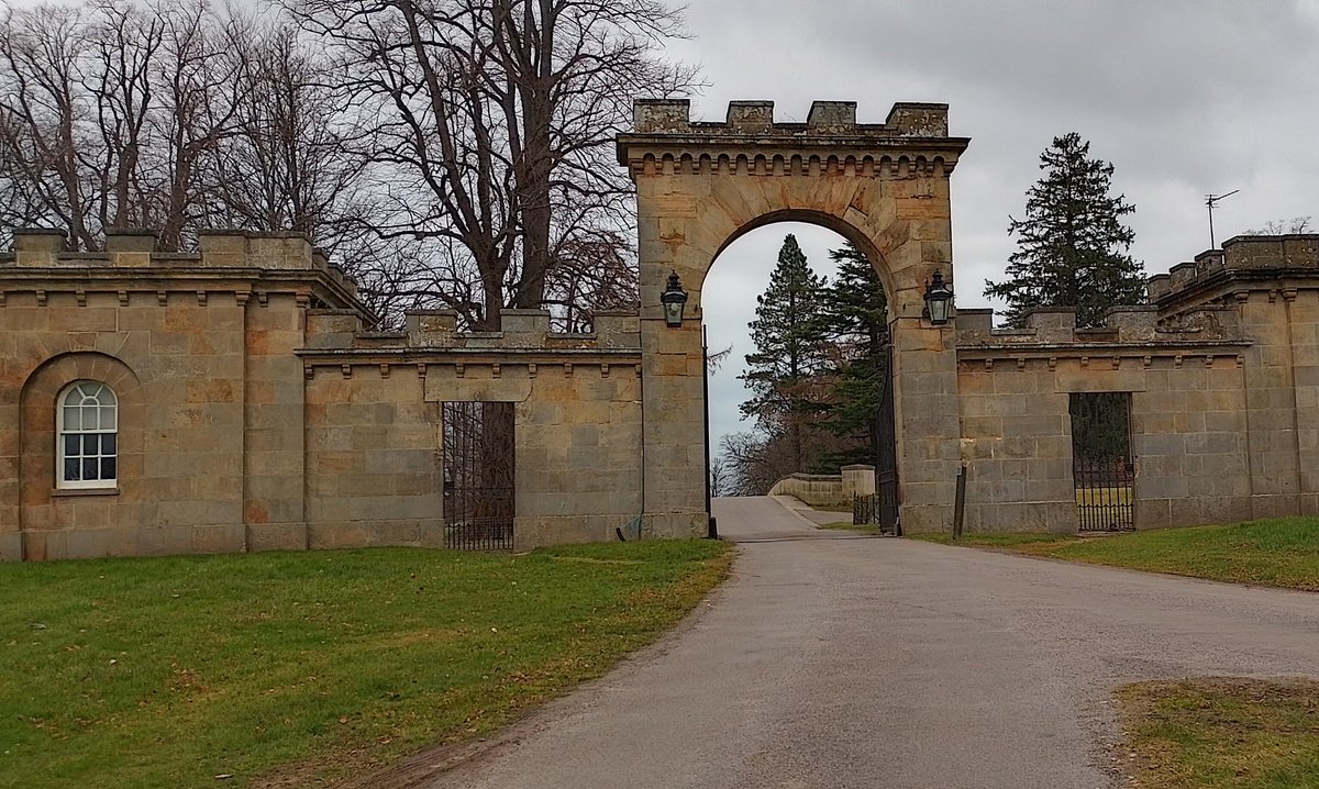 #MoveItForDogs
5.19 miles 🥾🥾Gordon Castle Estate, Fochabers,Moray. 
Gate House and the long walk beyond. The 15thC castle was transformed in
the 18thC into the baronial mansion of today. The Gordon Highlanders and the first licenced whiskey distillery are part of it's history.