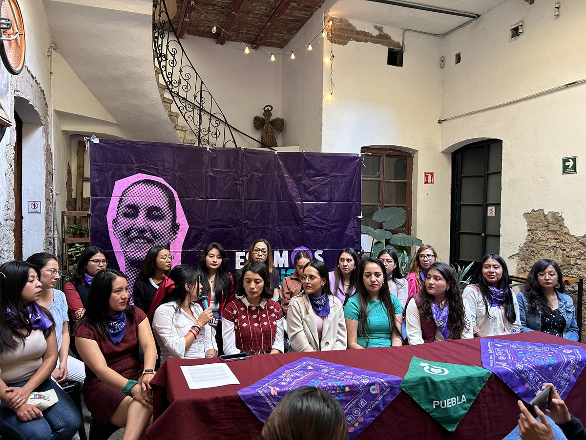 POUAenlinea's tweet photo. En #Puebla se presentó @CSEstamosListas una plataforma de mujeres jóvenes feministas que respaldan a la Dra @Claudiashein en su candidatura a la Presidencia de la República, con la asistencia de las candidatas a dip federales @vianeygarciar_ @gisselsantander @NoraMEscamilla https://t.co/beHYSNYWT7