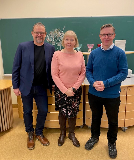 Aina vain paremman #johtamistyö `n eteen tänäänkin: <a href="/AuraOssi/">Ossi Aura</a> ja Humaanikone Jalmari Eklund meillä johtoa valmentamassa <a href="/JamsanK/">Jämsän kaupunki</a> Yhdessä työhyvinvointia ja yhä sujuvampaan työhön työkaluina sydän ja aivot. #sujuvatyö #työhyvinvointi