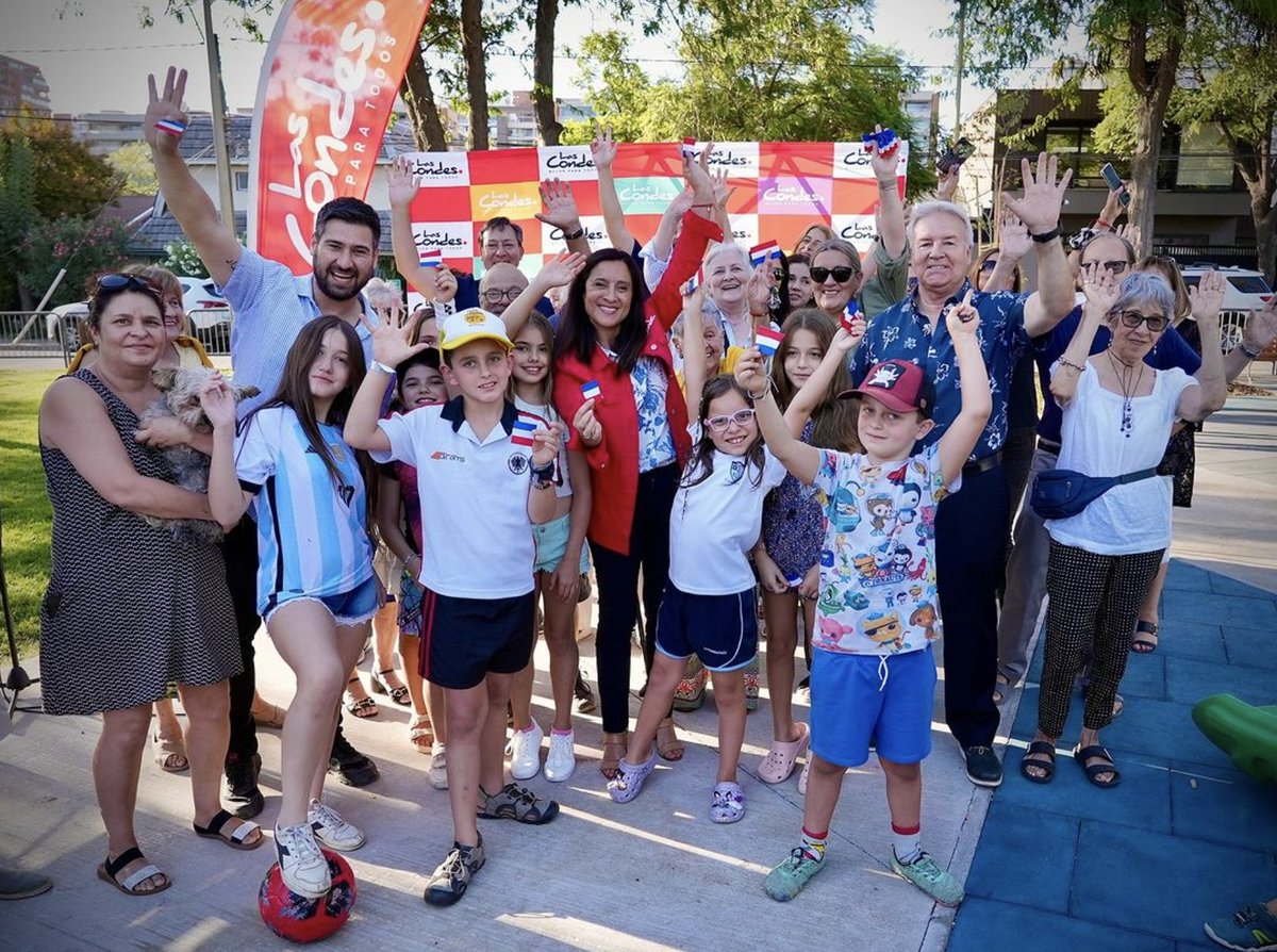 ¡Esta semana inauguramos la nueva y mejorada Plaza Puerto Williams en el sector de Gerónimo de Alderete! Un gran anhelo de los vecinos con quienes compartimos entre tremendo hito para su barrio 🥰🌳