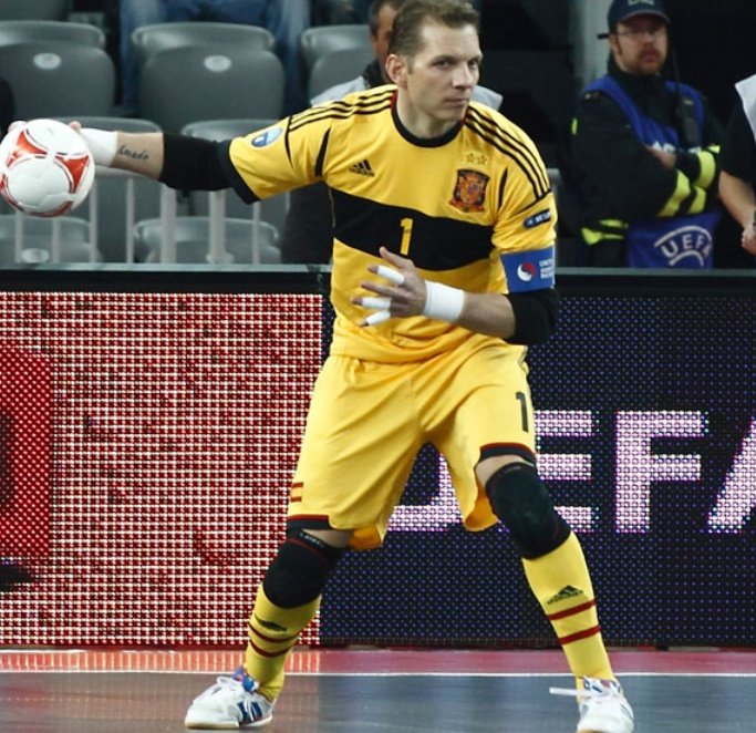 Solo_Futsal's tweet image. 🚀 ¡DUELO DE PORTEROS!

🧤 En su mejor momento, ¿qué portero es mejor?

🔁 @PacoSedano28
❤️ @Luisamadotarodo