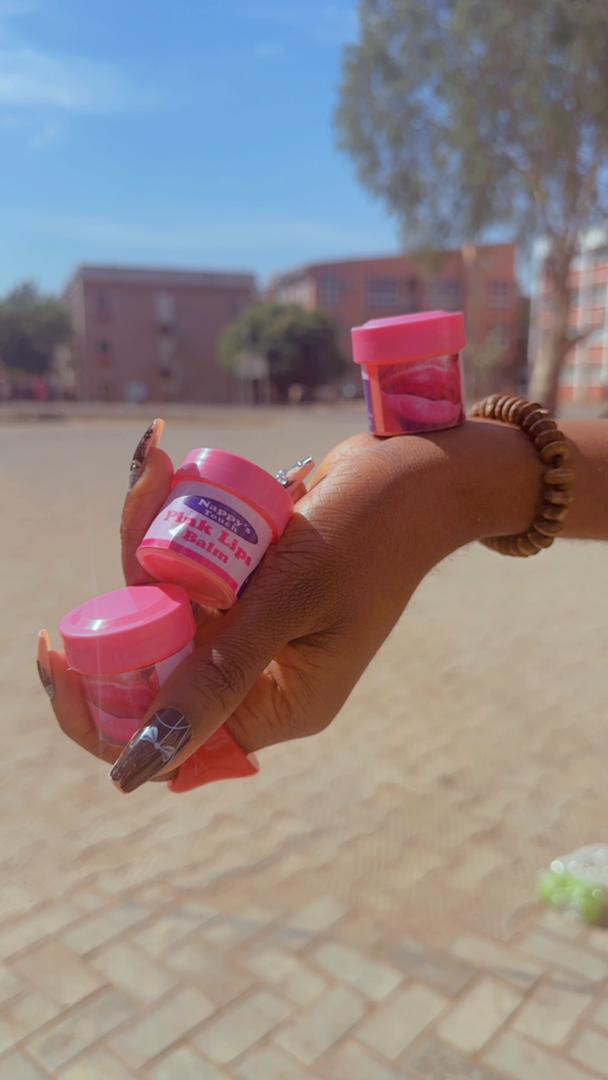 favour73183's tweet photo. @favour73183 a step forward to having pink lips 👄 https://t.co/tMb4IxGimS