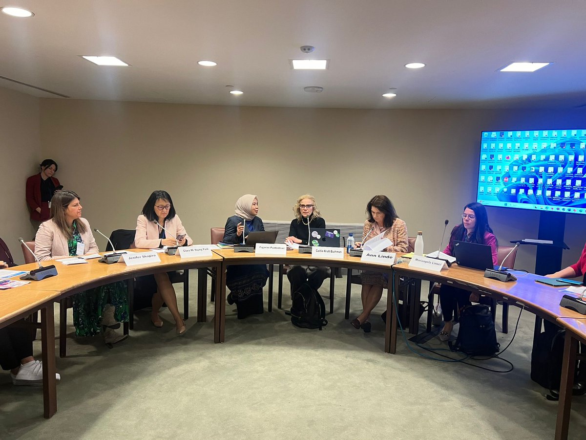 Exciting discussion at #CSW68 on empowering women through trade. Building inclusive financial ecosystems and implementing gender-responsive trade policies are vital steps to enable women to thrive in more profitable and higher-value-added activities.