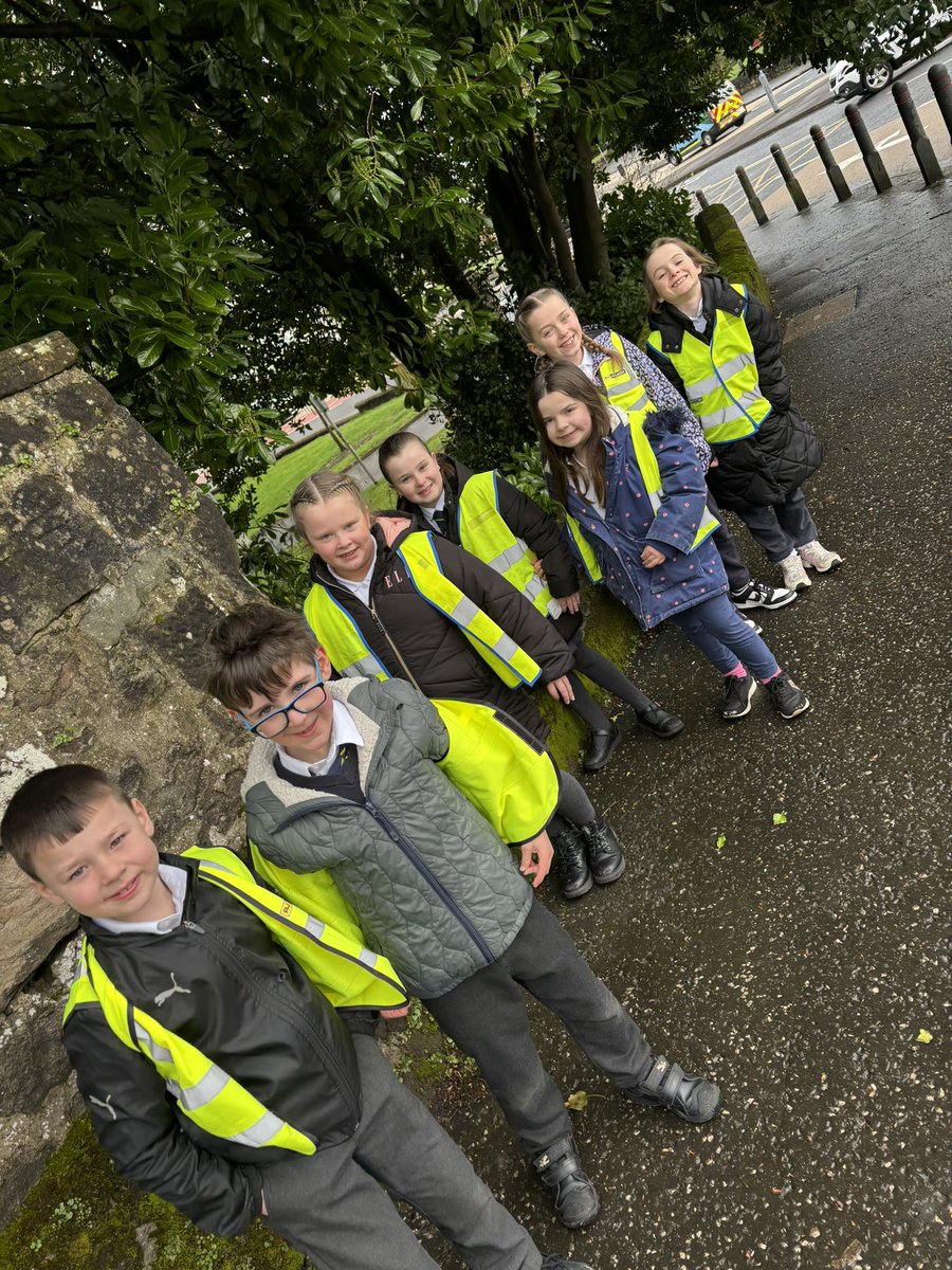 Gourockpr's tweet image. Thank goodness for the better weather today, to allow us to get out on the walking bus! ☀️ #active #activestart