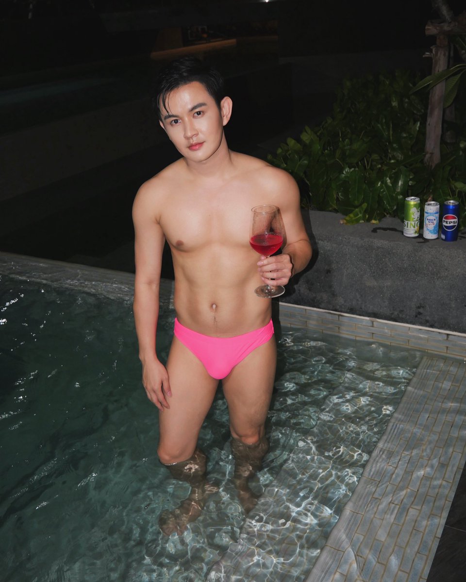prapunphop's tweet photo. One night party #onenightparty #Swimwear #clawin https://t.co/PlQpnQXKvF