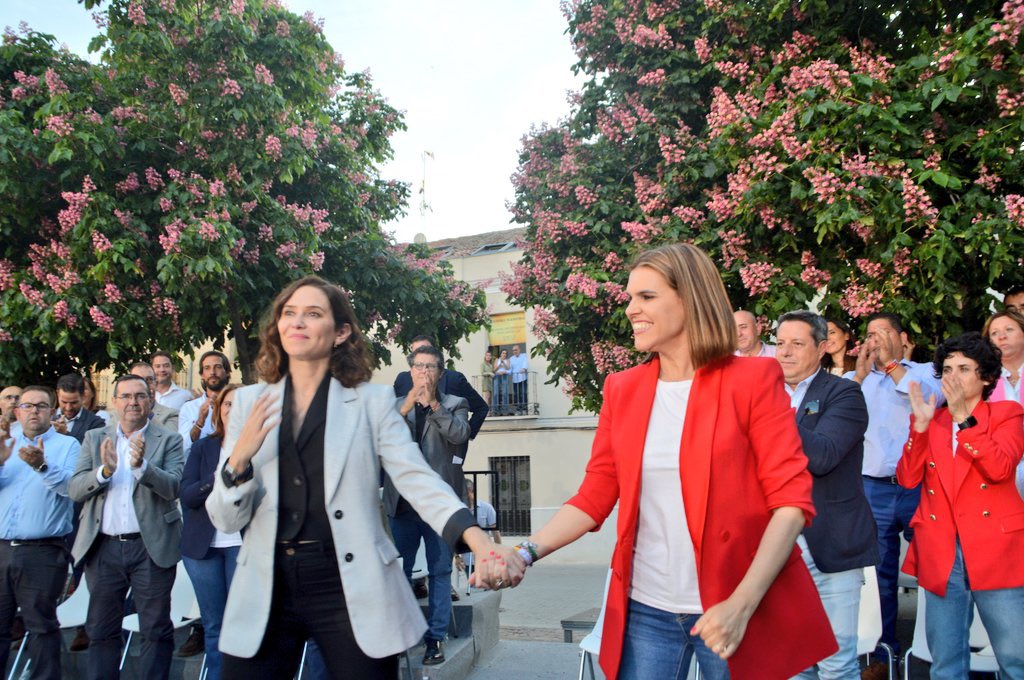 JudithPiquet's tweet photo. Jamás he conocido a alguien más valiente, más trabajadora, más implicada y que mejor represente el proyecto en el que creo y que defiendo cada día.
Es un orgullo crecer y aprender con ella. Es un lujo tenerla cerca.
Ella es nuestra Presidenta.
Ella es @IdiazAyuso 

#YoConAyuso https://t.co/ocW1SoBzAs