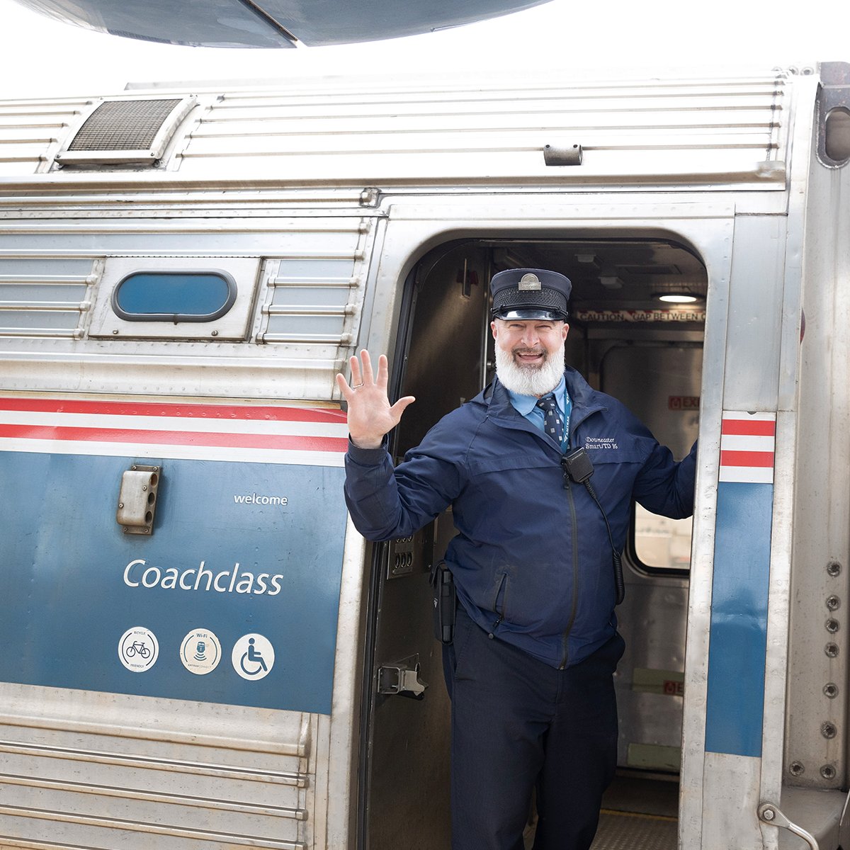 RideRail's tweet image. Shoutout to our hardworking and always happy onboard crew members. 😀
When it comes to onboard staff, the @Amtrak #Downeaster continues to receive extremely high satisfaction scores from our passengers. We encourage you to travel with us and see for yourself. #TeamAmtrak