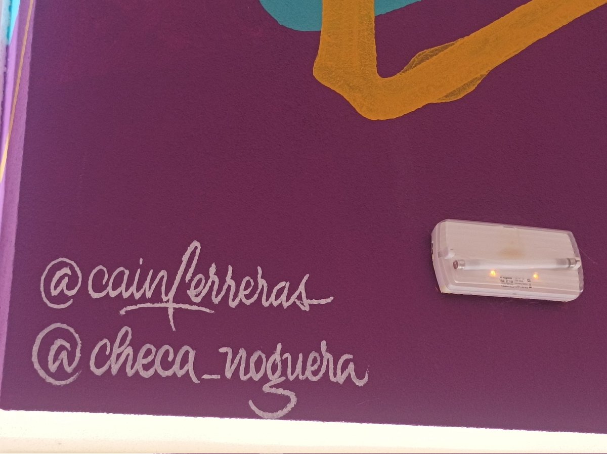 magarciava's tweet photo. Con los maravillosos murales de @CainFerreras @checa_noguera https://t.co/i7LyHOzZc0