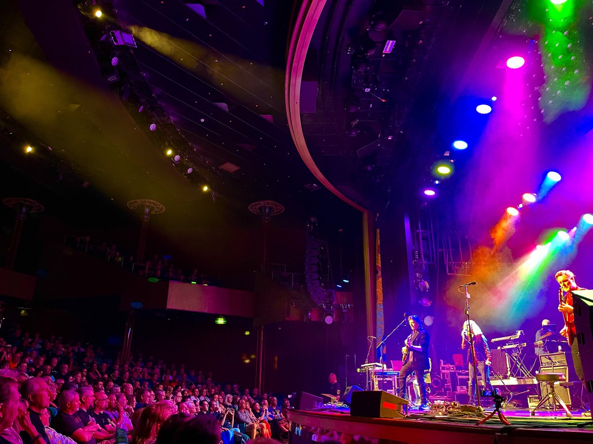 HackettOfficial's tweet photo. The second show on the cruise felt fantastic too, both band and crowd ecstatic! https://t.co/aQhFm8E1FD