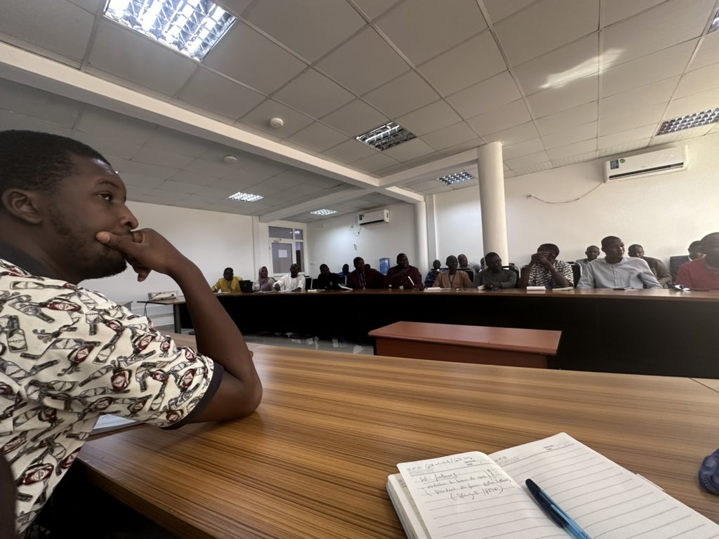 HOUSEOFAFRIK's tweet photo. 1/2 de Coordination des Affaires Humanitaires d’OCHA   
L'objectif principal de cette réunion était d'intensifier et renforcer la coopération dans contexte actuel  humanitaire difficile.
#Tchad https://t.co/Parj2JOEi4