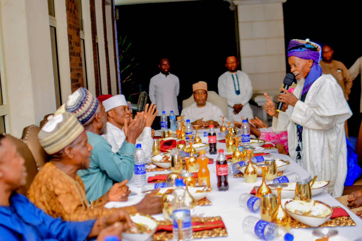 It was an honour to host the recently appointed Imam of Agbaji, Sheikh Abubakar Muhammad Akibu, alongside other distinguished Kwarans, at my home in Ilorin for Iftar this evening. Sheikh Akibu is a man of profound wisdom and deep spiritual insight. I thoroughly enjoyed our