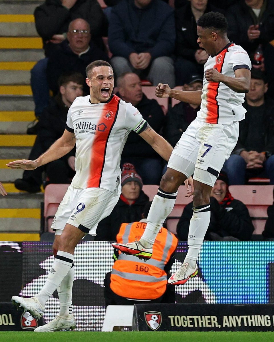 Premier League (@premierleague) on Twitter photo Half-time: <a href="/afcbournemouth/">AFC Bournemouth 🍒</a> 0-3 <a href="/LutonTown/">Luton Town FC</a>
Luton are in dreamland at the break! Who saw this coming?
#BOULUT Half-time: <a href="/afcbournemouth/">AFC Bournemouth 🍒</a> 0-3 <a href="/LutonTown/">Luton Town FC</a>
Luton are in dreamland at the break! Who saw this coming?
#BOULUT