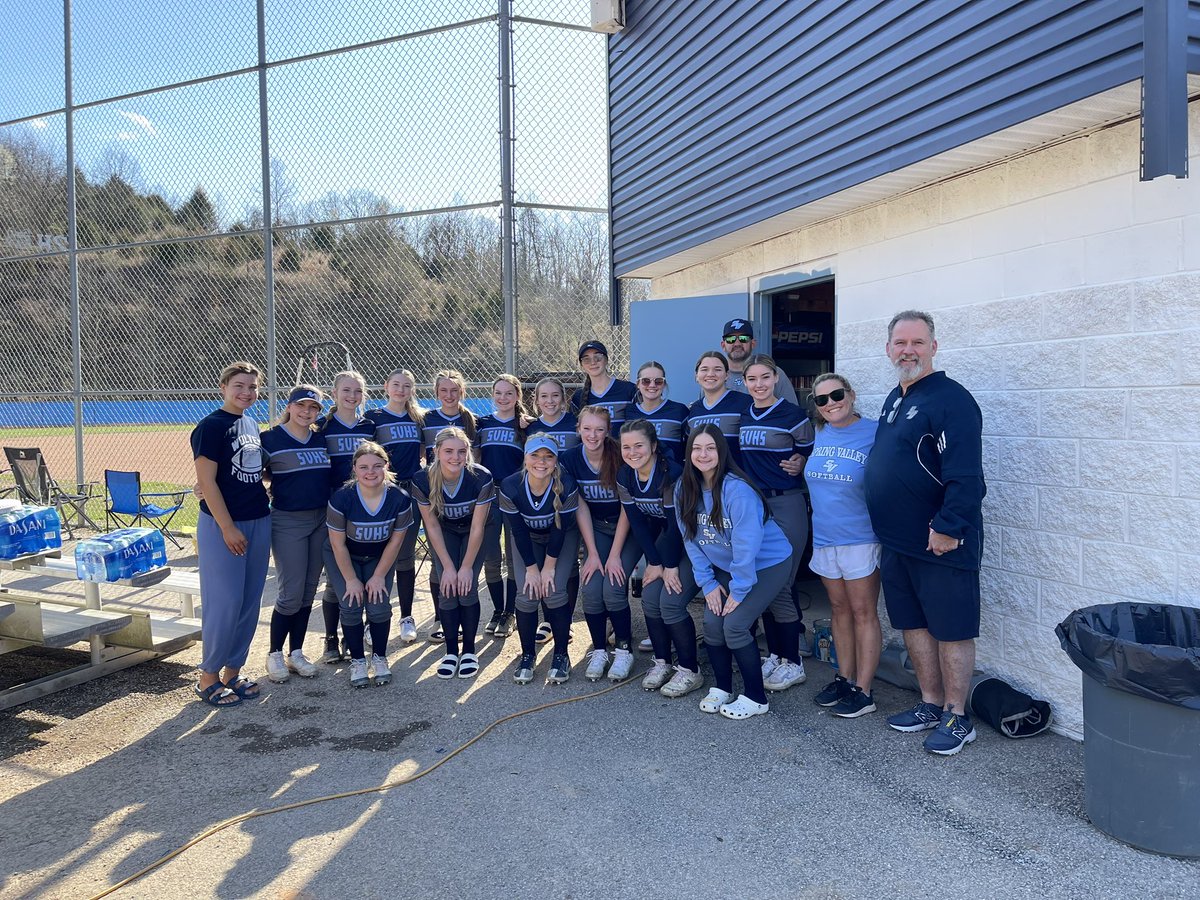 wolves_sball's tweet photo. Thank you Locust Grove church for feeding the girls before our game. Thank you Mr. Page for doing our pre-game devotional 💙🥎 https://t.co/U4jHvDVVQD