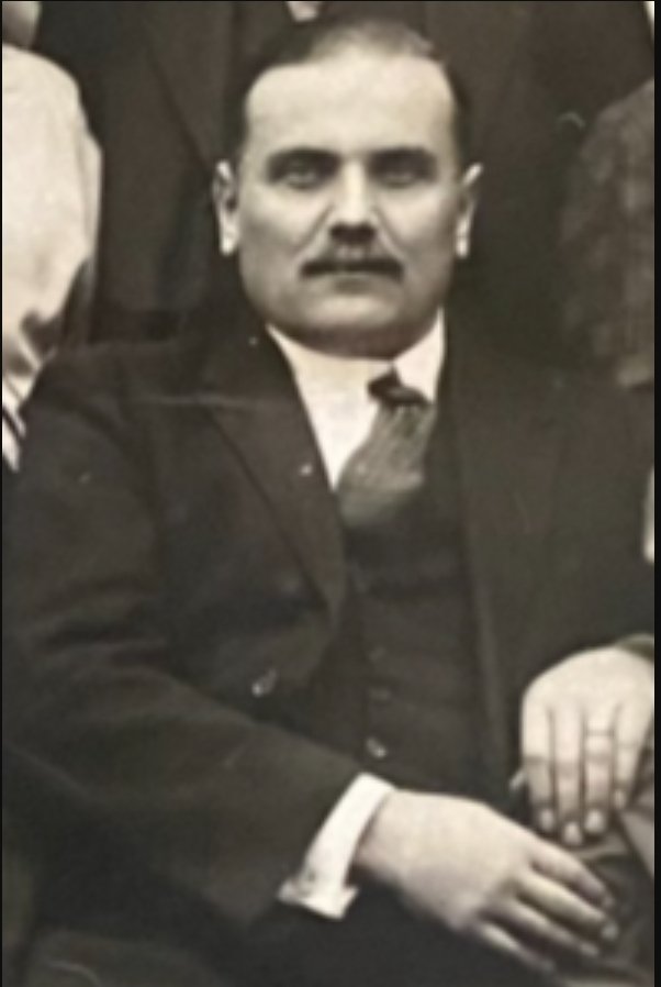 Fana43124688's tweet photo. For this he was honored with the title of samurai. He also worked at the Polish Consulate in #Chicago and as an advisor to the Pomeranian Voivode. Activist of #PZKO in Czechoslovakia. He lived to the age of 86. He died on September 17, 1970 in #Nebory
2/2
https://t.co/czL0vSrmhY https://t.co/eiLrSNtop4