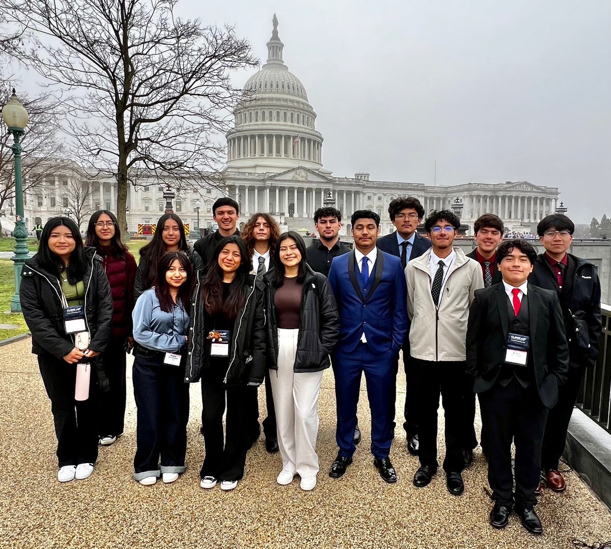 SMHS Students Visit Washington, DC - Fifteen Santa Maria High School students traveled to Washington, D.C. on March 2nd for a week-long civics’ education program through the Close Up Foundation. smjuhsd.org/sys/content/ne…