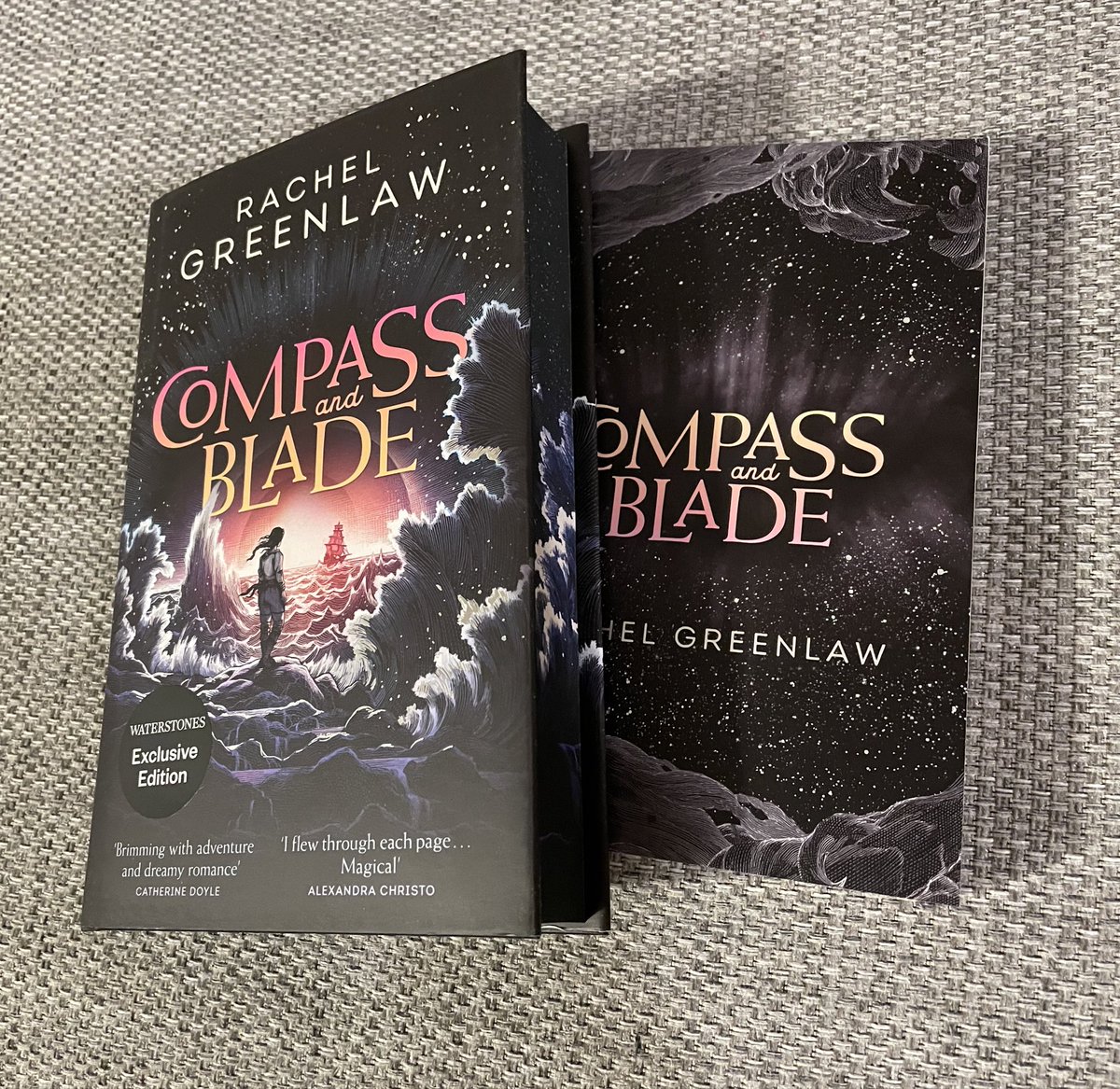 LollMcC's tweet photo. No Ferrero Rocher in this house 😔 but I’m so convinced I’m going to love #CompassandBlade that I already bought the special edition!
Ready to dive into this new world and story with you @book_bint.
#BuddyRead @HarperInsider @rachelgreenlaw_ https://t.co/guXxDu3HUI