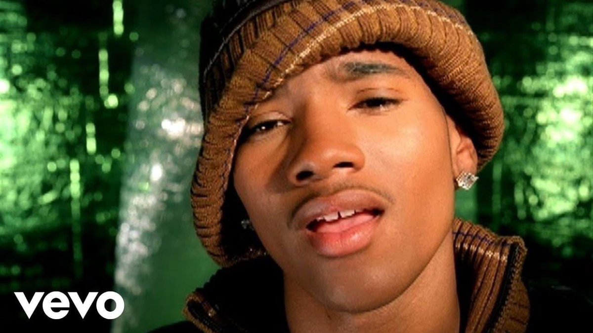 elmusicfeelings's tweet photo. ❌ #MFstory Il y a 22 ans, Les #B2K sortaient leur premier album éponyme avec des singles comme #UhHuh, ou encore #WhyIoveYou et #GotsTaBe". Le disque va leur permettre de se faire un nom dans l'industrie du disque, et d'avoir un disque d'or, avant d'enchainer pour un show sur MTV.
Aimiez vous cet album? Vos préférées?
Video sur B2K : >> https://t.co/HkSdppE7p1