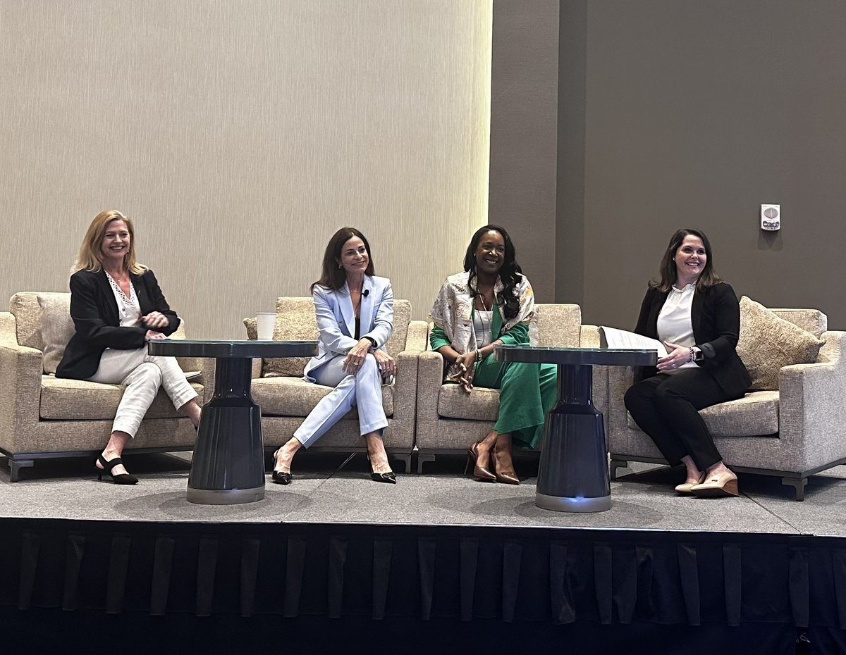 HaleySRosa's tweet photo. If you’re not growing your dying  - @marissafoy kicks off the final panel of the day on organic growth w/ @HomrichBerg @CambridgeIBD @BeaconPointeRIA @GregoryFCA @FAMagazine 
#InvestInWomen24 https://t.co/KlJVYvTurt