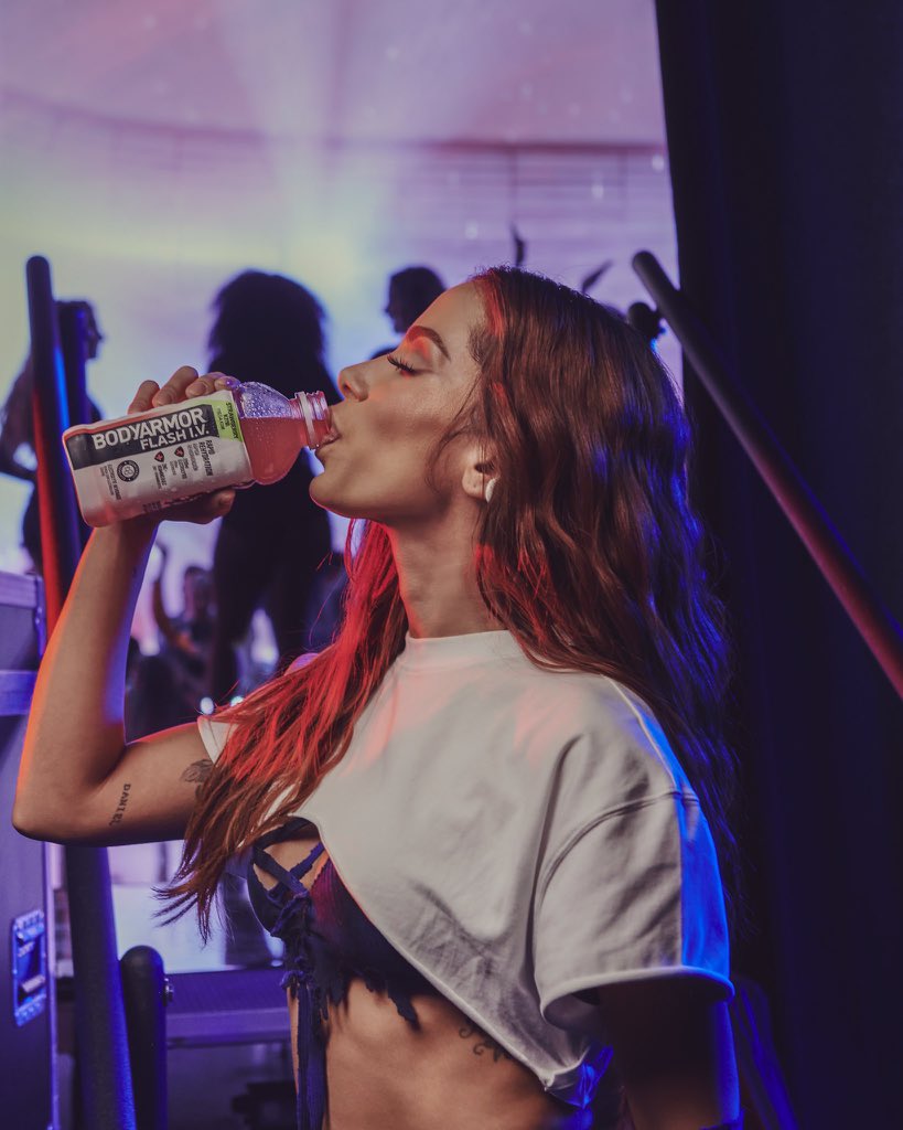 Anitta x BODYARMOR. 

 #TeamBODYARMOR