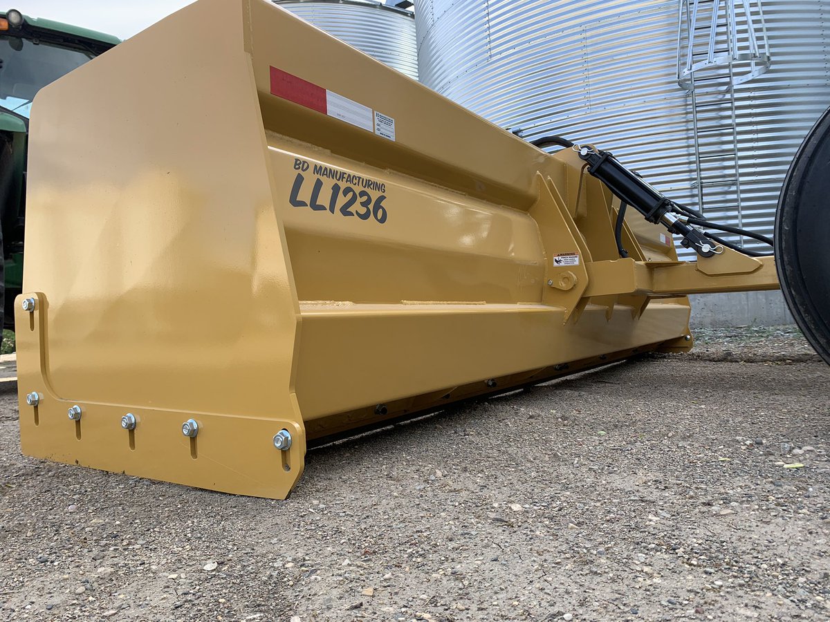 Spring is around the corner, and keeping the yard smooth is important.  We have stock of both 10’ and 12’ land levellers to help with that.  Call or DM for details or to find a dealer near you!