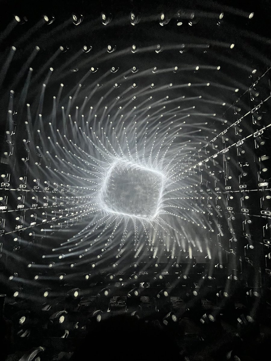 gam0022's tweet image. 麻布ヒルズの #teamLabBorderless すごかった！