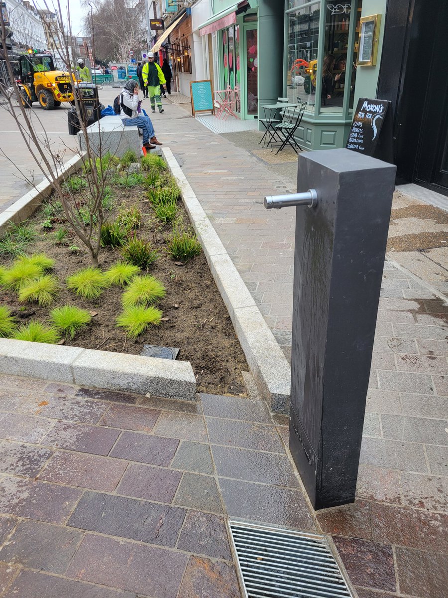 Our first new water drinking fountain looking great, as part of the @RBKC work on Bute St. #southKen #refill #oneLessBottle #green