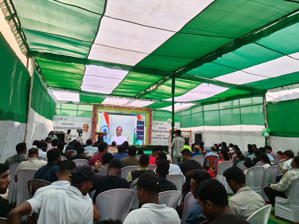 Hon’ble Chief Minister, Odisha inaugurated the Multi Purpose Indoor Stadium at Malkangiri Municipality and Balimela NAC through virtual mode. @CMO_Odisha @MoSarkar5T @sports