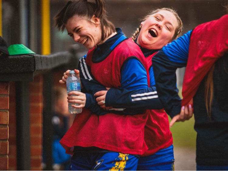 1/2

📸 Last Sunday I covered @BerkoLadiesFC in an important (and rainy) match vs @FlitwickEaglesG  at the @GlencarTweets community stadium 🏟 

⚽️ A shame about the result, and the weather, but an exciting match and good to finally cover a ladies game this season 👌