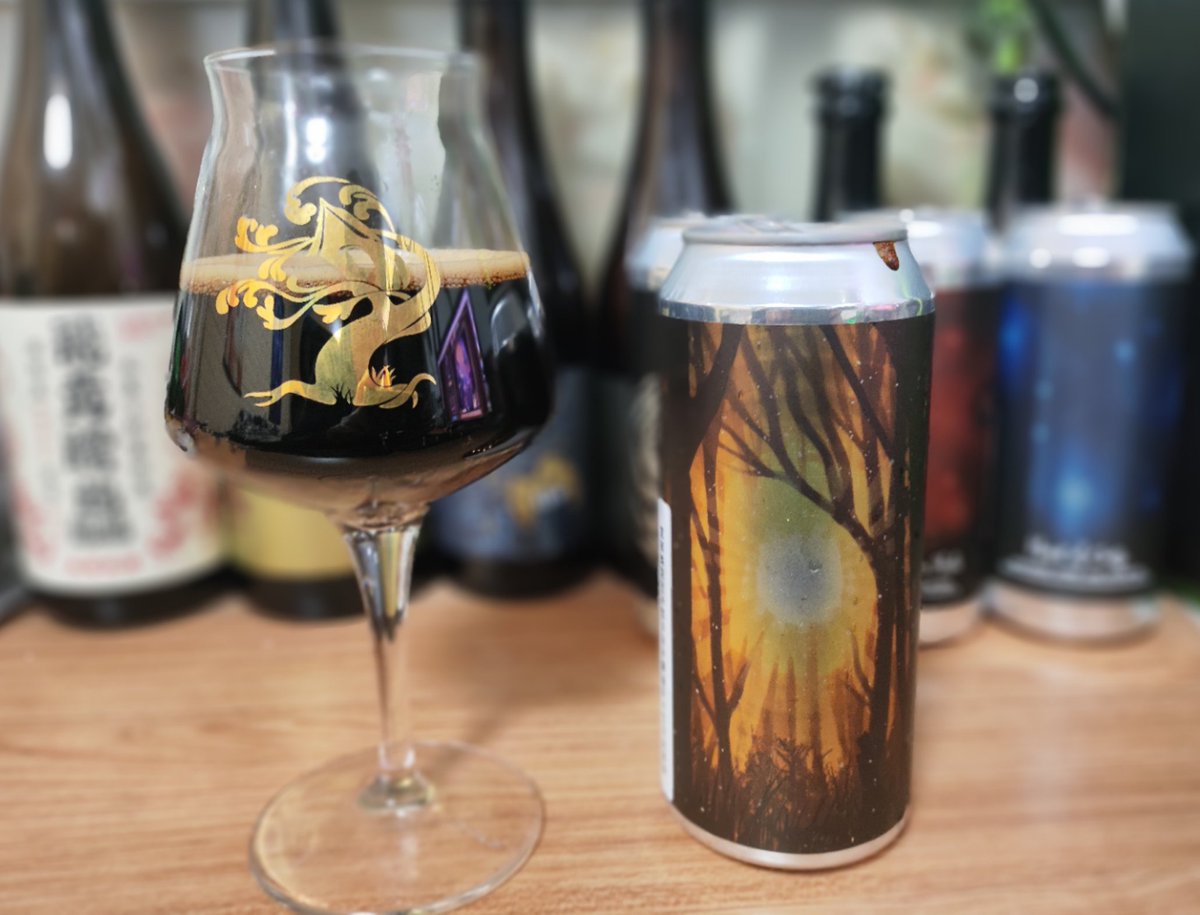 树屋 紧握阳光额外花生酱 咖啡增味牛奶世涛 ABV:7.6%vol
酒体漆黑饱满，泡沫多且绵密呈棕黄色，香气是很浓郁的花生酱与巧克力的气味，低温时入口酒体顺滑，甜感弱，但花生酱明显相较于基础款更香更浓，酒体也略微厚一些，随之而来的是丝滑的牛奶巧克力与树屋独特的咖啡豆风味
<a href="/TreeHouseBrewCo/">Tree House Brewing Co.🍺</a>