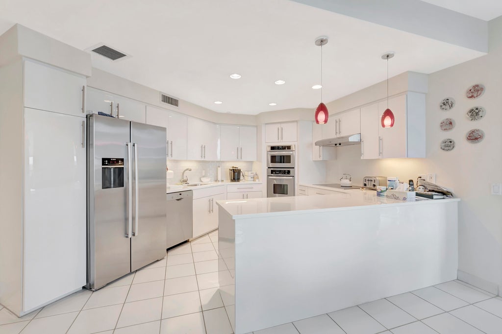 LangRealty's tweet photo. 📍Boca Raton, FL

Equal Housing Opportunity
Offered at $1,750,000 by Alex Alpern -- 561.756.3222

For more information, please visit https://t.co/UrQb2Af39H

#langrealty #listwithlang https://t.co/Sqb4wrgjTL
