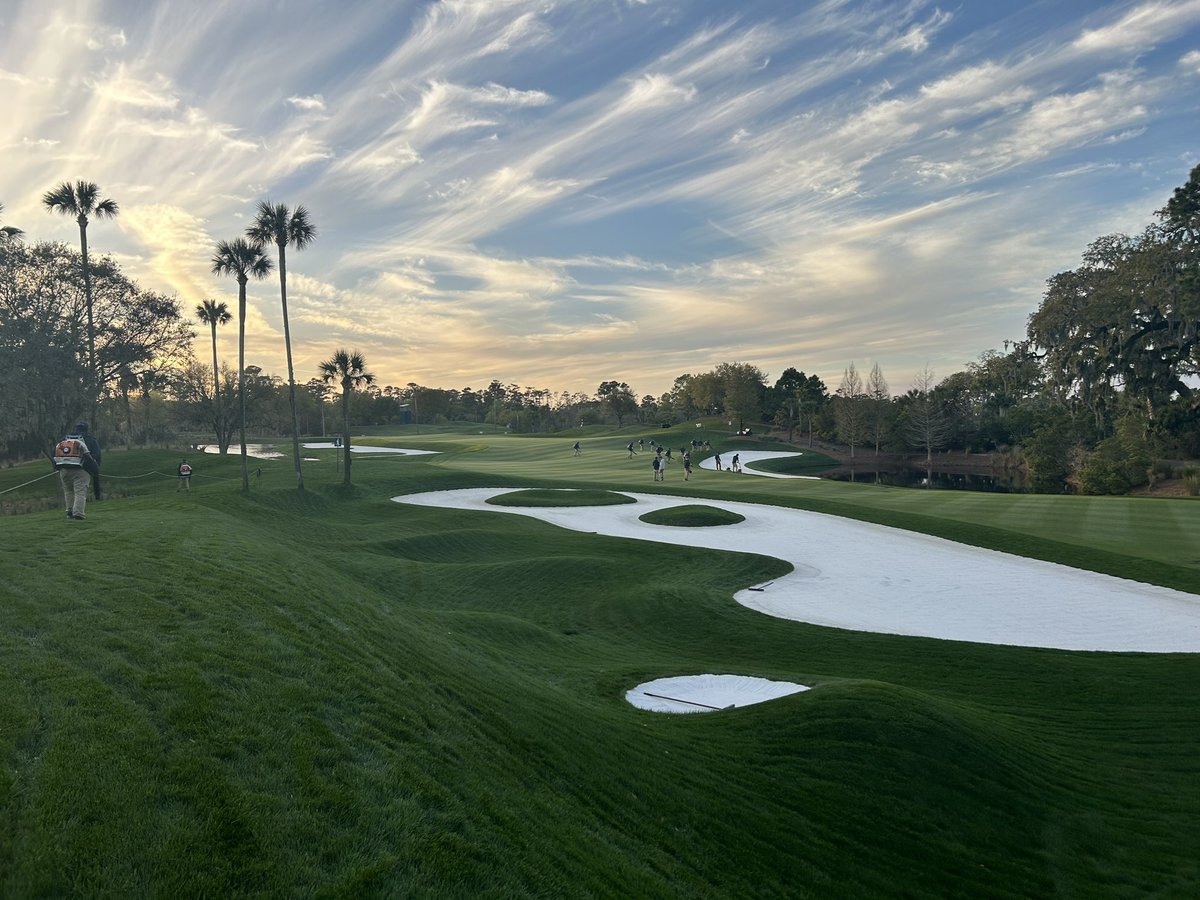 What a great week so far at <a href="/THEPLAYERS/">THE PLAYERS</a> cutting fairways, being part of the big hand cut of the rough and meeting a great bunch of guys in the process #TPCSawgrass #BIGGA #JohnDeere