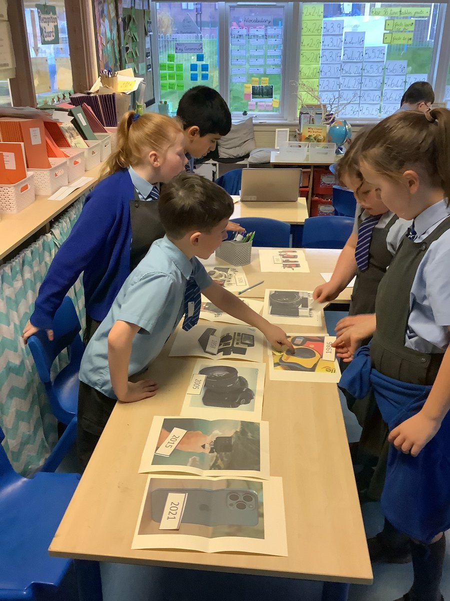 Year3Oli's tweet photo. A great lesson today in computing. The children learned all about digital cameras and how taking photographs has changed over time. We used a digital camera to then take photographs of interesting things around us. #olipcomputing @DeputyOLI @csergeant3 https://t.co/cHbCmr4aQb