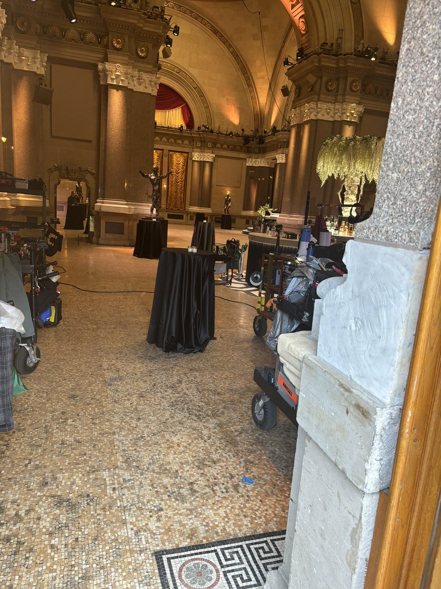MarcFromNY's tweet photo. @olv Took 3 days but here's a set pic from #outthekitchen https://t.co/VICJAaQPss