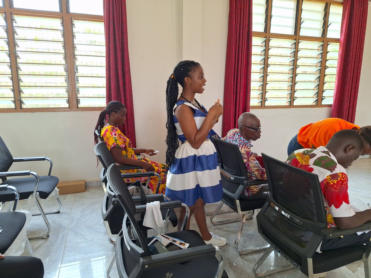 WHOGhana's tweet photo. As part of @UNinGhana #ForestOkyeman project, the Eastern Regional Directorate of @_GHSofficial & partners engaged community leaders & actors, with the aim to identify lasting measures to protect human health & environmental resources in Birim South & Atiwa East. https://t.co/14Lbw9NHgW