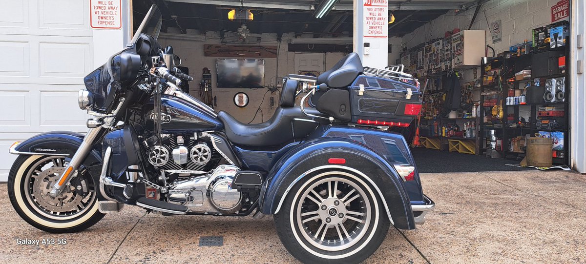 2013 Harley Tri Glide for sale. Less than 5000 miles. 
27k 
#Harley 
#TriGlide