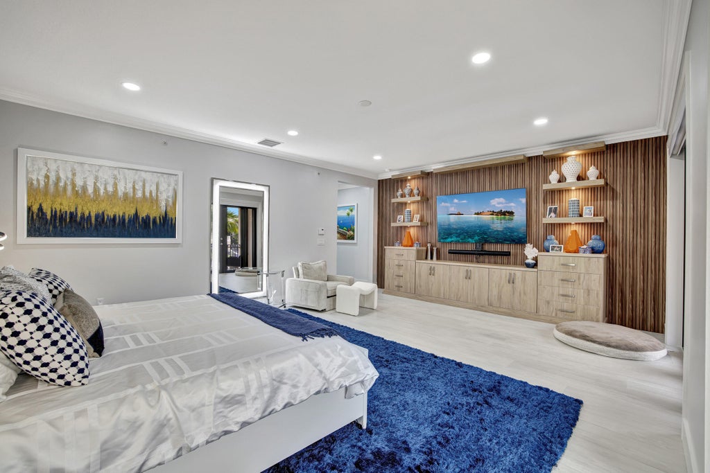 LangRealty's tweet photo. 📍Fort Lauderdale, FL

Equal Housing Opportunity
Offered at $2,695,000 by Cyd Berusch -- 561.212.5005

For more information, please visit https://t.co/b0mEWYiW5p

#langrealty #listwithlang https://t.co/vCGLqK3twt